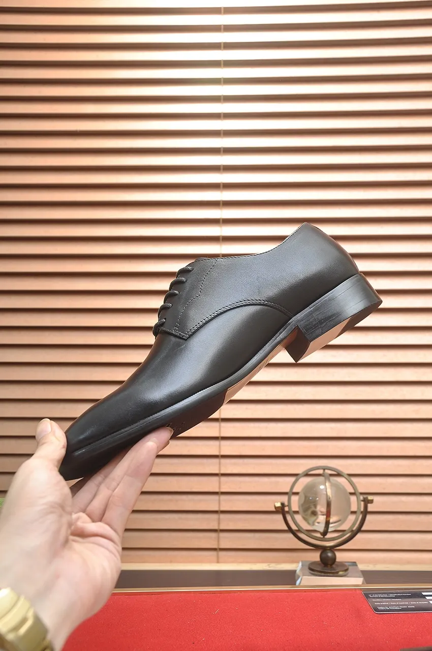 Men's shoes💰500💶Italy's top luxury men's shoe giant (GUCCI) (Gucci) (full cowhide lining) new arrival🍃Original European style🔰 Pleasant to the eye😍In order to make the shoes more durable and non-deformable🌀The production continues to follow traditional methods but there is still no lack of innovation💪Choose original sheepskin for the leather♻️ Smooth and natural And extra bright ⭐Made of imported cowhide, the first choice of rich people 38-45 (45 customized)